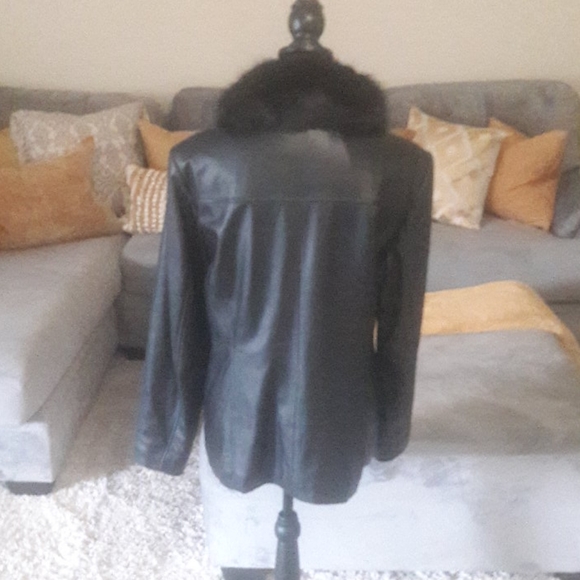 Ladies coat - Picture 6 of 16